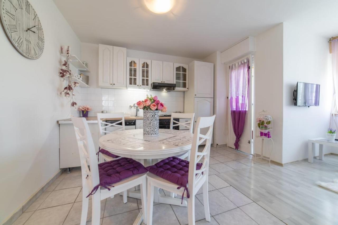 Strawberry Apartment Split Luaran gambar