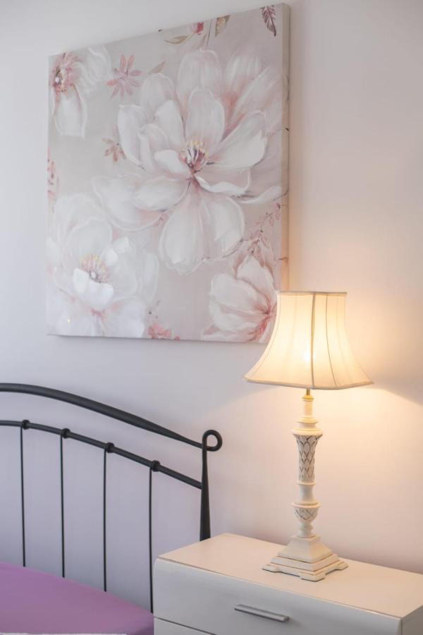 Strawberry Apartment Split Luaran gambar