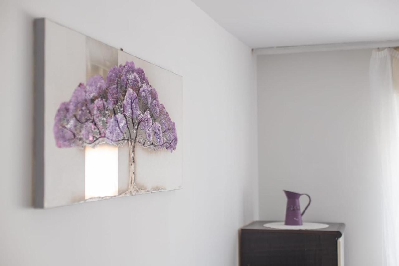 Strawberry Apartment Split Luaran gambar